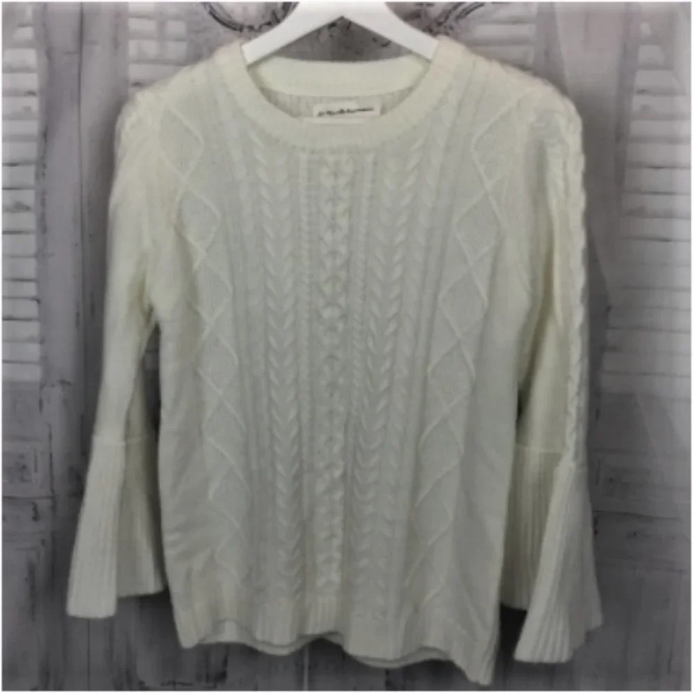 White Knit Sweater La Nouvelle Renaissance L